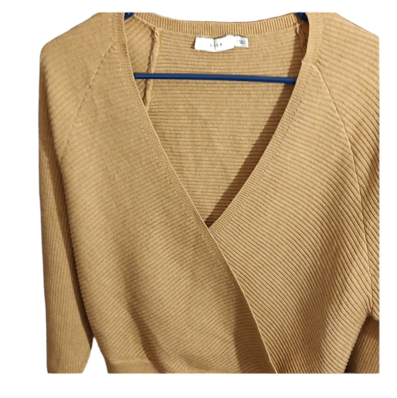Lush Tan V-Neck Wrap Sweater sz Small - Picture 4 of 5
